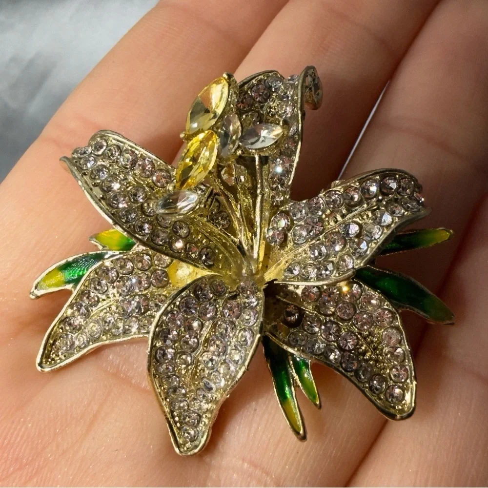 Gold and Green Floral Brooch